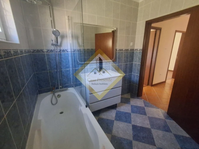 Moradia T3 para Venda em Freixo de Cima e de Baixo Foto 12