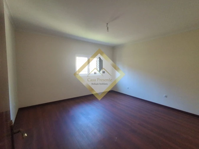 Moradia T3 para Venda em Freixo de Cima e de Baixo Foto 9