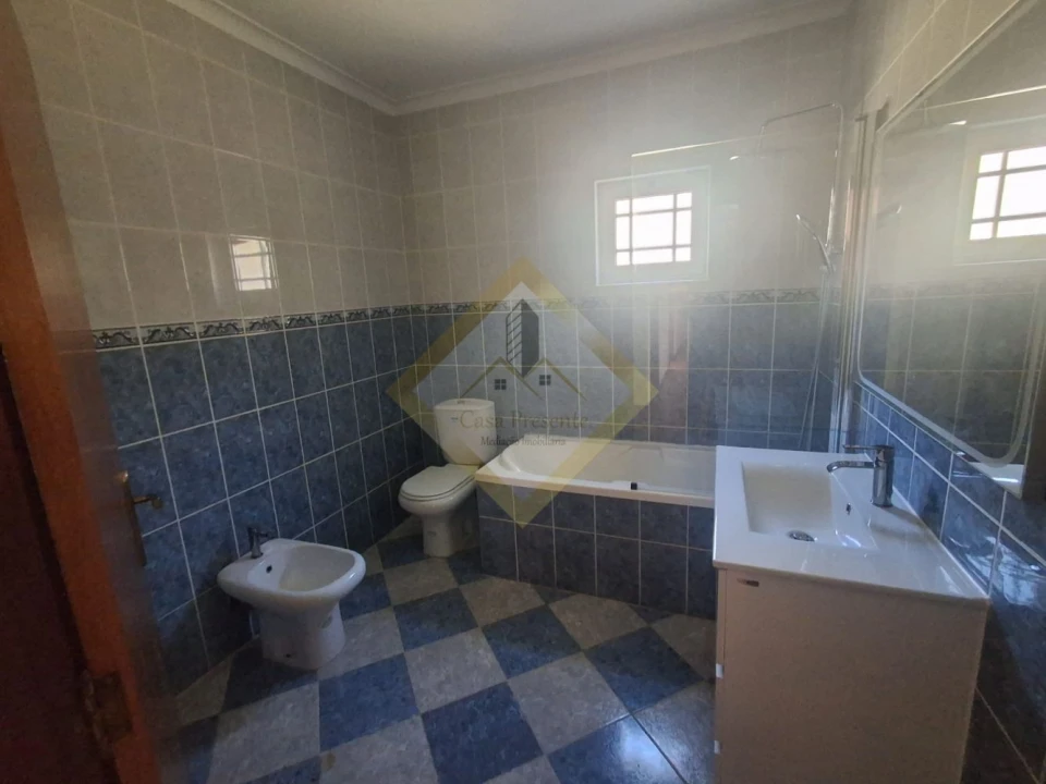 Moradia T3 para Venda em Freixo de Cima e de Baixo Foto 11