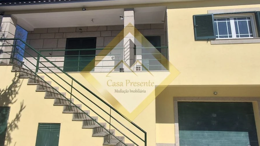Moradia T3 para Venda em Freixo de Cima e de Baixo