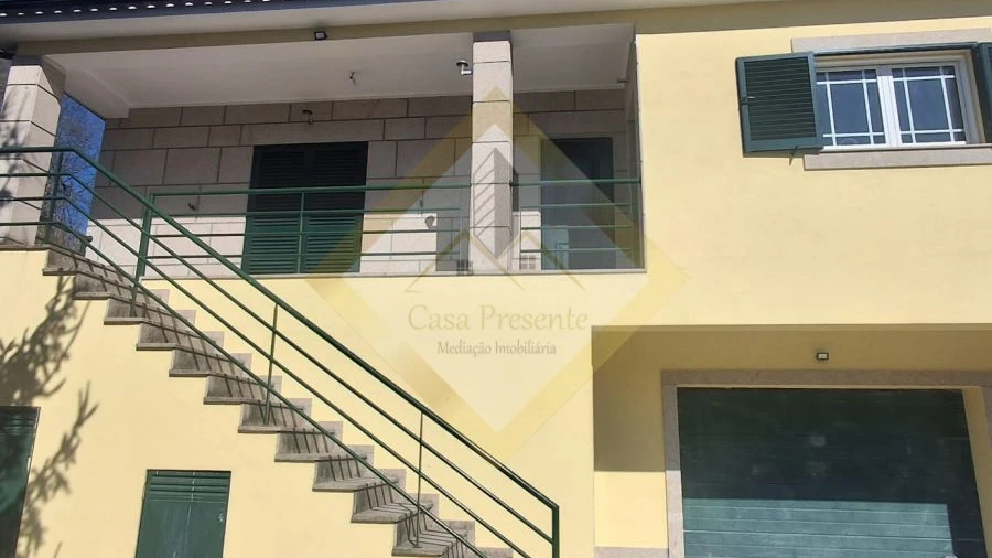 Moradia T3 para Venda em Freixo de Cima e de Baixo