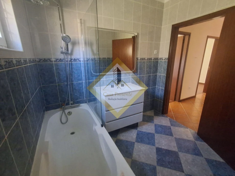 Moradia T3 para Venda em Freixo de Cima e de Baixo Foto 12