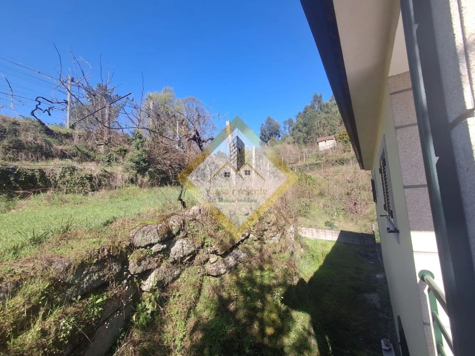 Moradia T3 para Venda em Freixo de Cima e de Baixo Foto 8