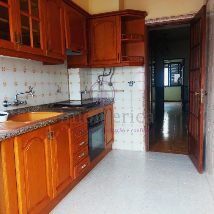Apartamento T2 para Venda em Algueirão-Mem Martins Foto 1