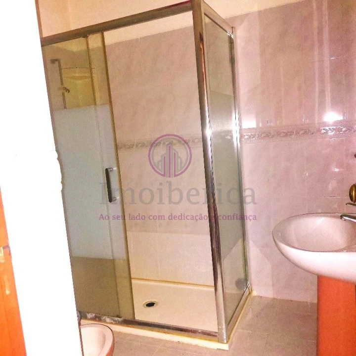 Apartamento T2 para Venda em Algueirão-Mem Martins Foto 24