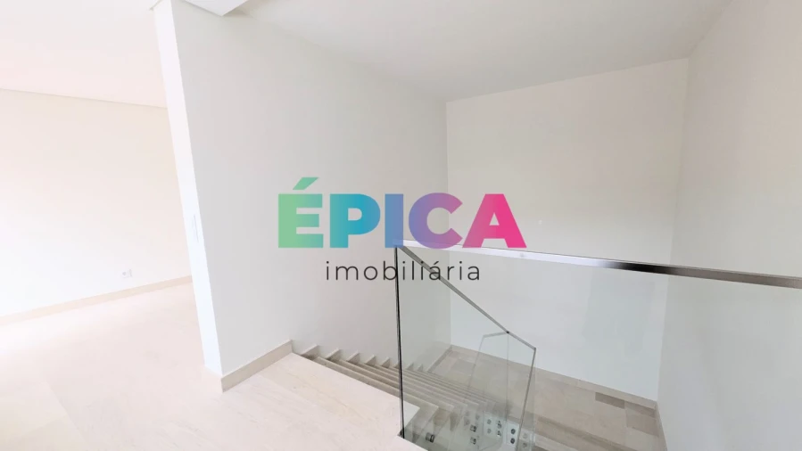 Apartamento T4 para Venda em Póvoa de Santo Adrião e Olival Basto Foto 35