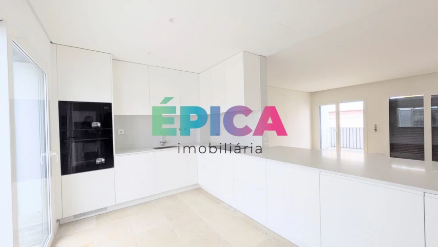 Apartamento T4 para Venda em Póvoa de Santo Adrião e Olival Basto Foto 2