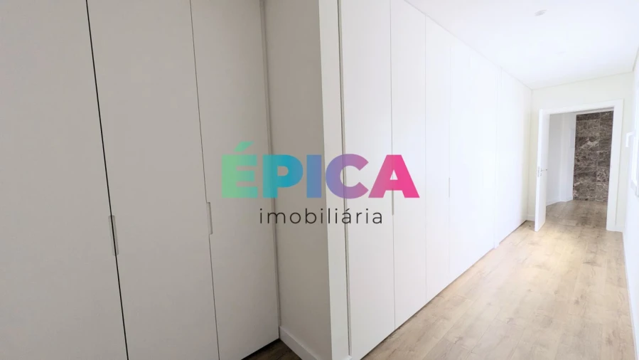 Apartamento T4 para Venda em Póvoa de Santo Adrião e Olival Basto Foto 30