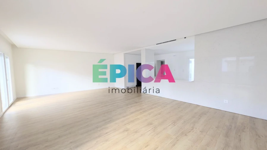 Apartamento T4 para Venda em Póvoa de Santo Adrião e Olival Basto Foto 8