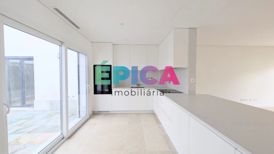 Apartamento T4 para Venda em Póvoa de Santo Adrião e Olival Basto Foto 1