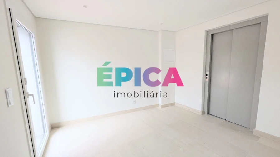 Apartamento T4 para Venda em Póvoa de Santo Adrião e Olival Basto Foto 34