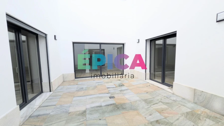 Apartamento T4 para Venda em Póvoa de Santo Adrião e Olival Basto Foto 19