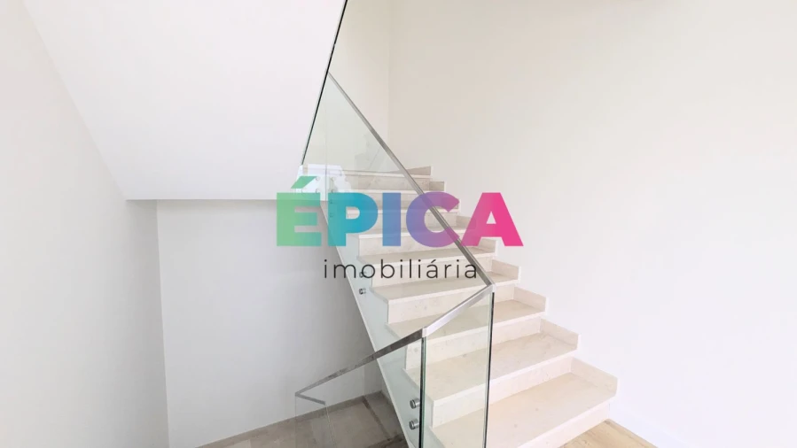 Apartamento T4 para Venda em Póvoa de Santo Adrião e Olival Basto Foto 21