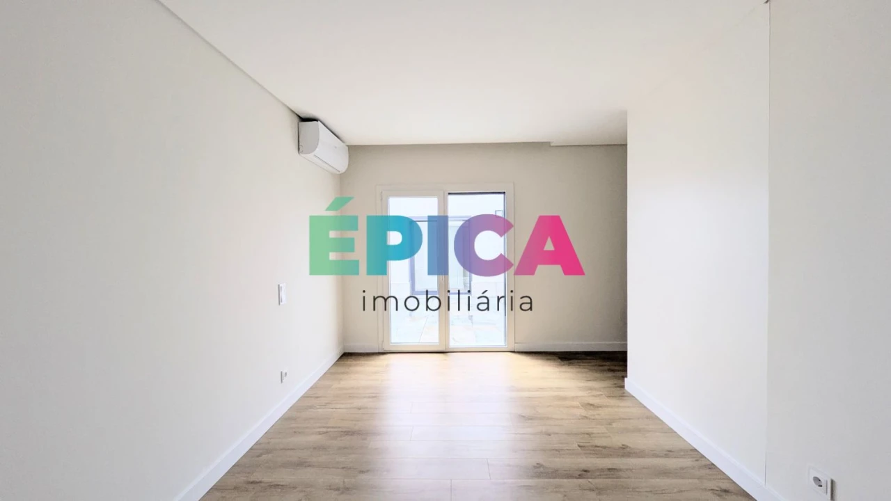 Apartamento T4 para Venda em Póvoa de Santo Adrião e Olival Basto Foto 26