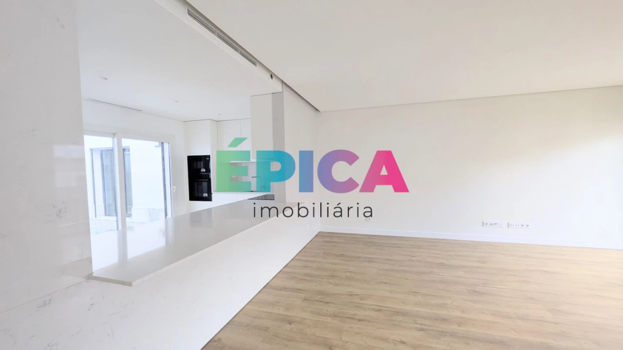 Apartamento T4 para Venda em Póvoa de Santo Adrião e Olival Basto Foto 3