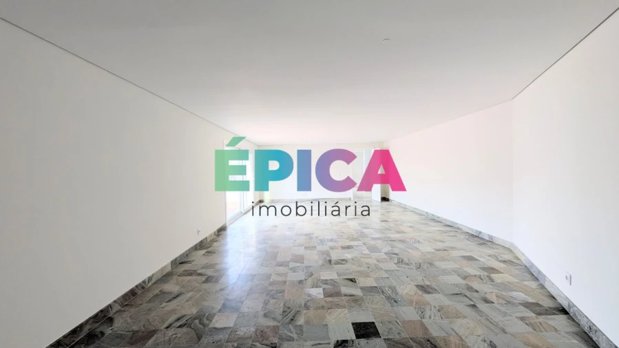 Moradia T4 para Venda em Póvoa de Santo Adrião e Olival Basto Foto 39