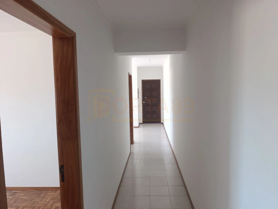 Apartamento T2 para Venda em Peniche Foto 9