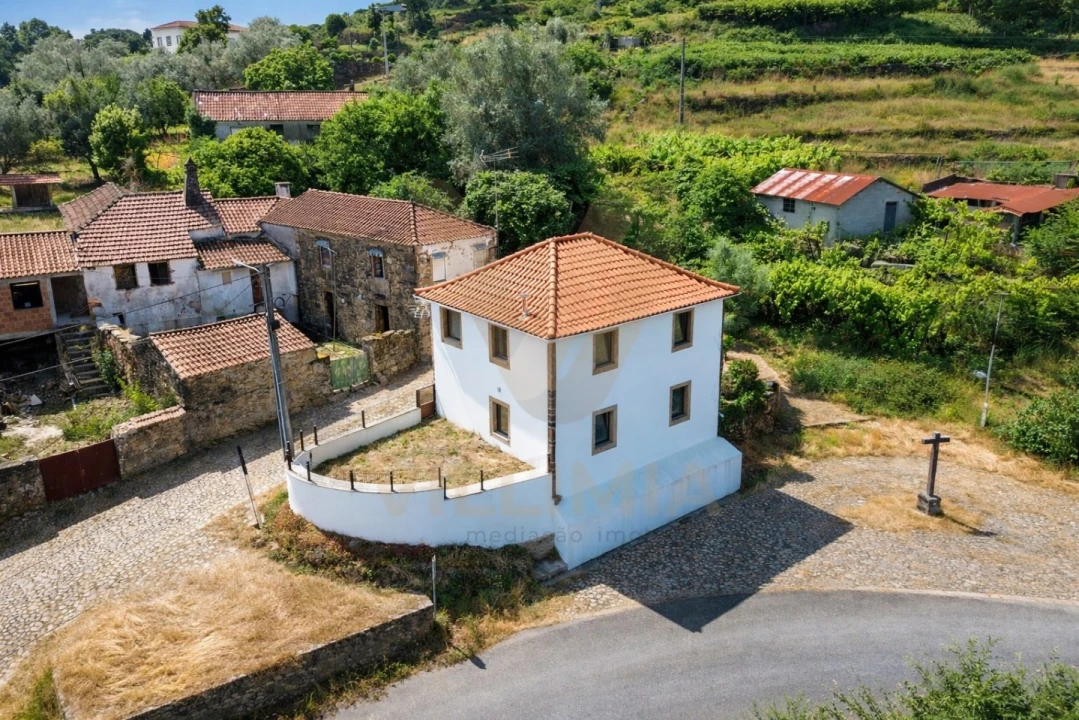 Moradia T2 para Venda em Cabração e Moreira do Lima Foto 1