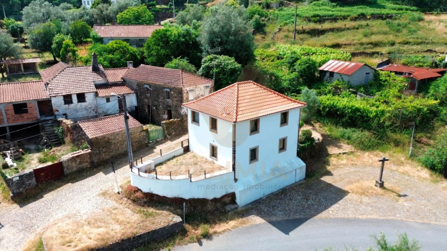 Moradia T2 para Venda em Cabração e Moreira do Lima