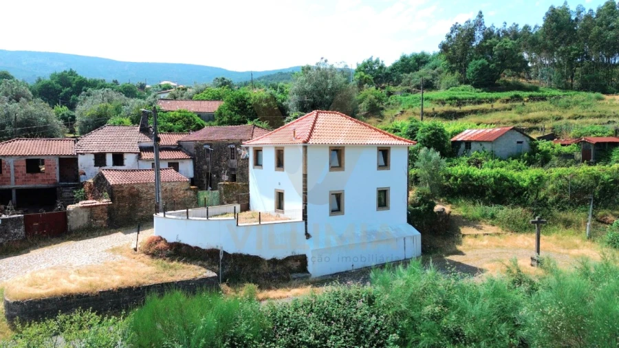 Moradia T2 para Venda em Cabração e Moreira do Lima Foto 3