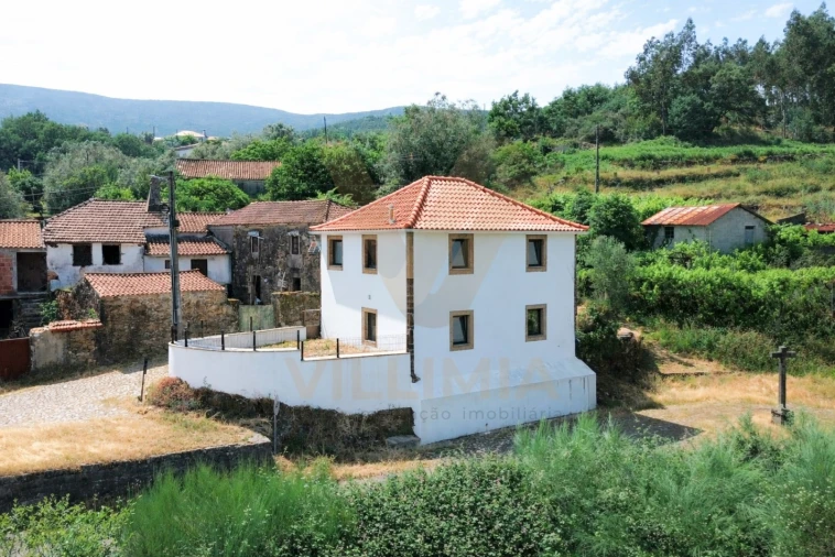 Moradia T2 para Venda em Cabração e Moreira do Lima Foto 2