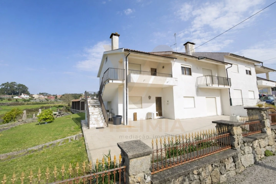 Moradia T3 para Venda em Chafe Foto 1