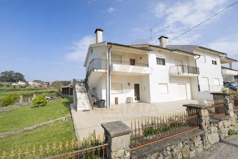 Moradia T3 para Venda em Chafe Foto 1