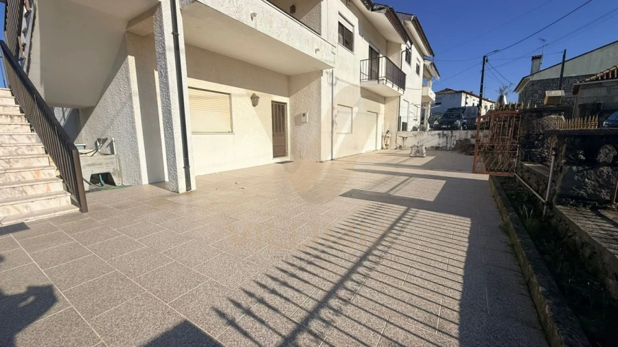 Moradia T3 para Venda em Chafe Foto 16