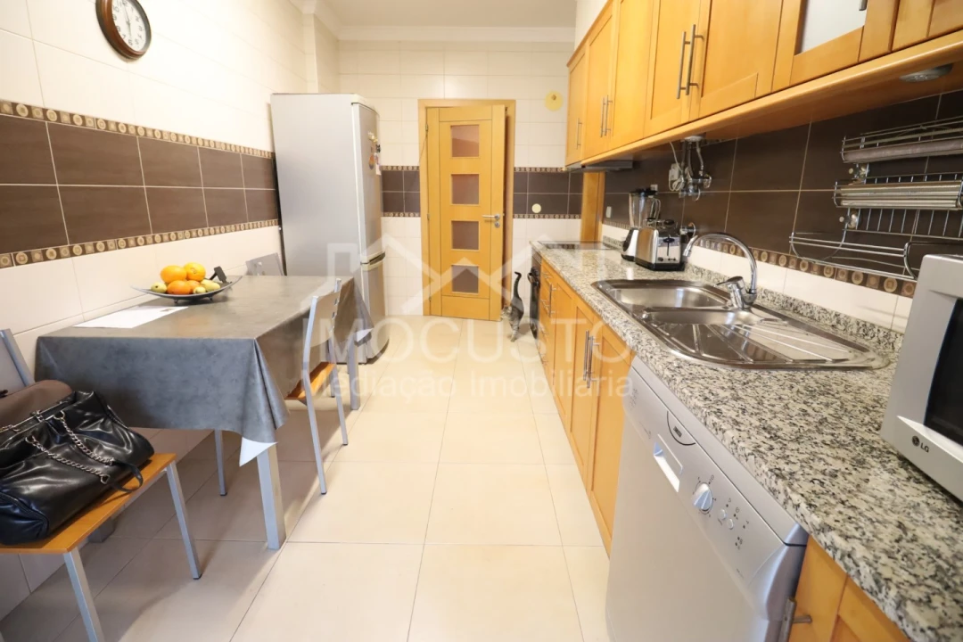 Apartamento T3 para Venda em Vila Real de Santo Antonio Foto 9