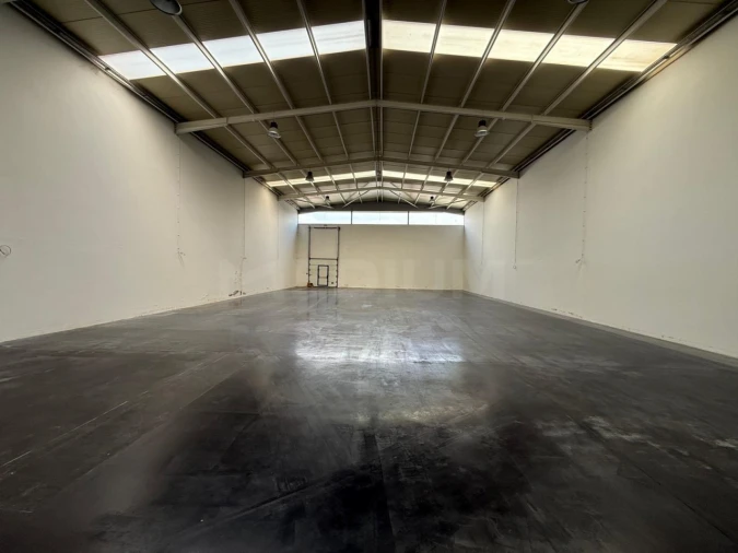 Armazém para Arrendamento em Vila Nova de Famalicão e Calendário Foto 7