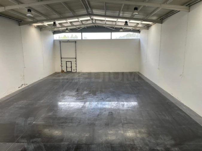 Armazém para Arrendamento em Vila Nova de Famalicão e Calendário Foto 6