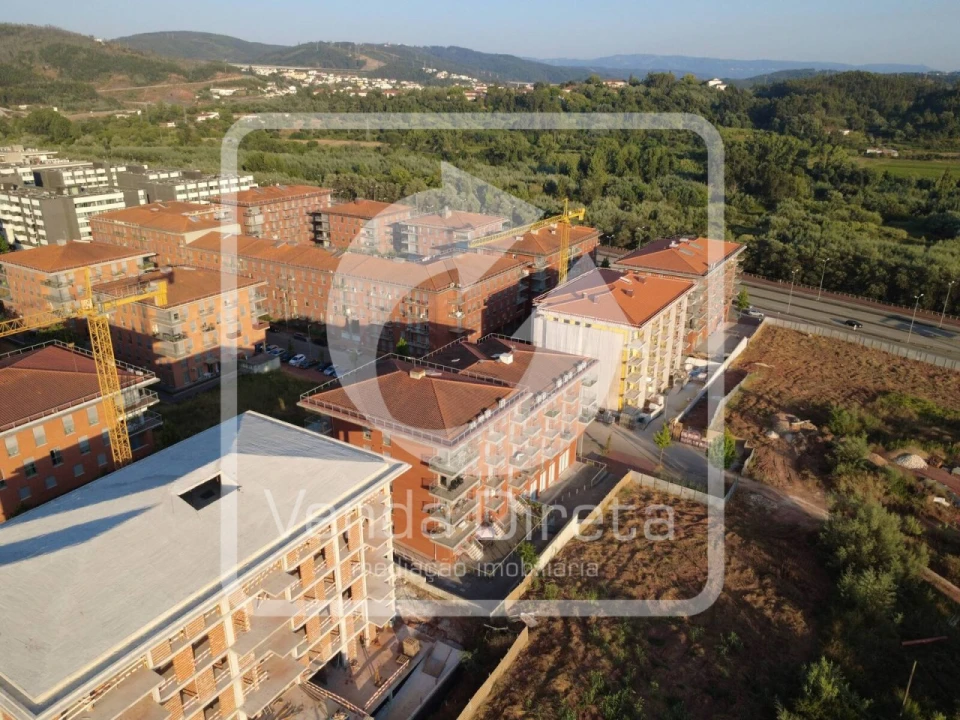 Apartamento T3 para Venda em Santo Antonio dos Olivais Foto 4