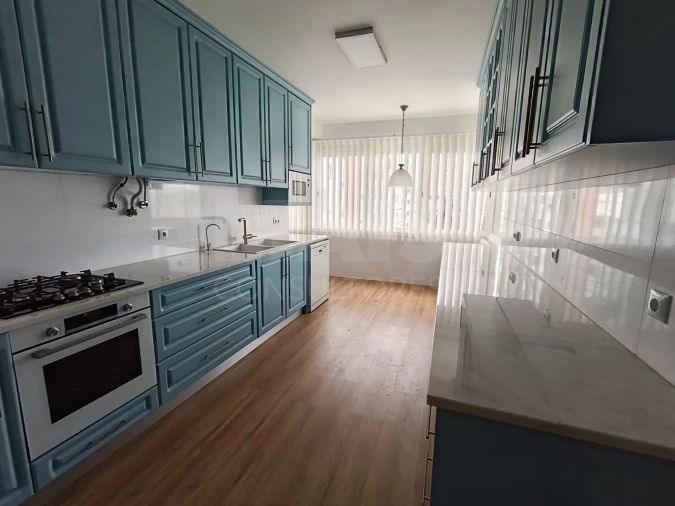 Apartamento T3 para Arrendamento em São Domingos de Benfica Foto 2