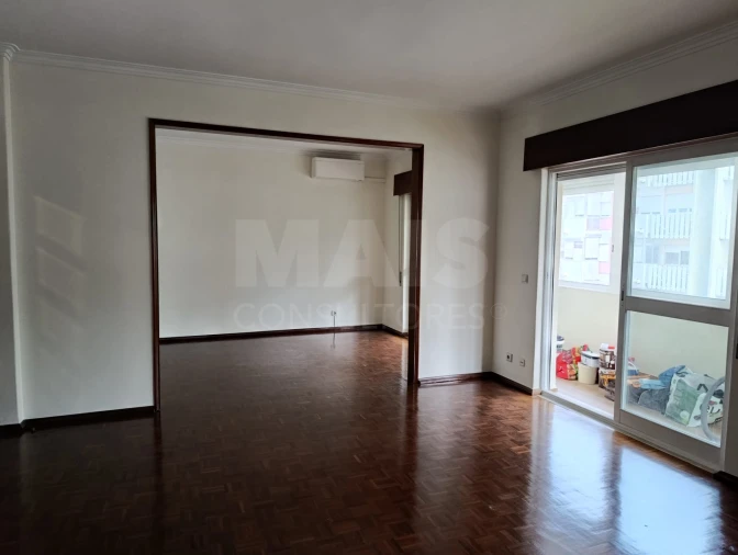 Apartamento T3 para Arrendamento em São Domingos de Benfica Foto 10