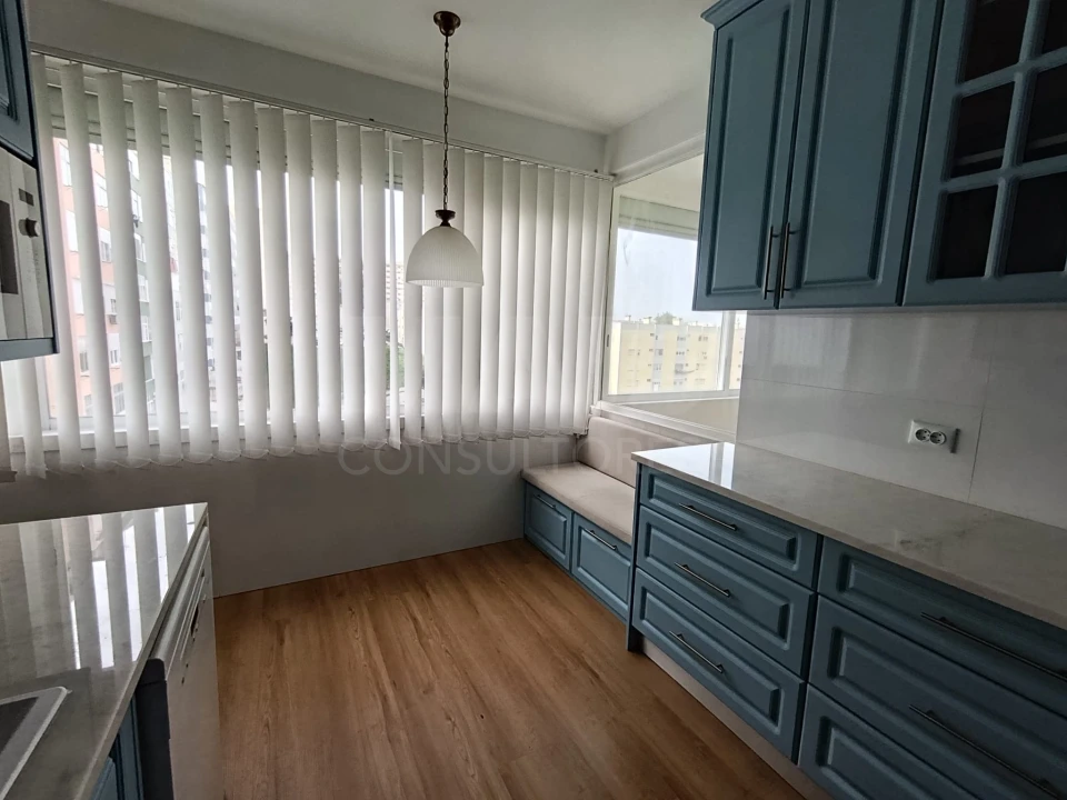 Apartamento T3 para Arrendamento em São Domingos de Benfica Foto 7