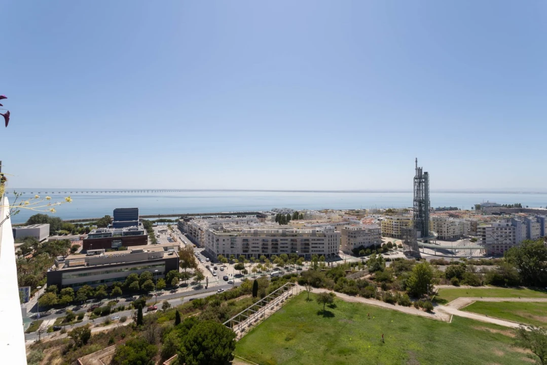 Apartamento T3 para Venda em Parque das Nações Foto 4