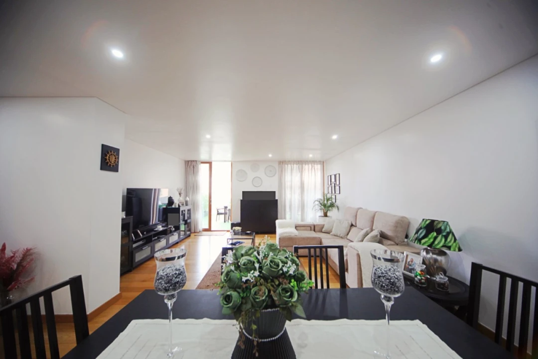 Apartamento T3 para Venda em Ramada e Caneças Foto 3