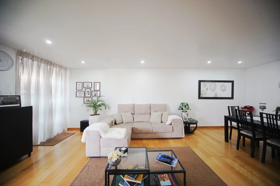 Apartamento T3 para Venda em Ramada e Caneças Foto 24