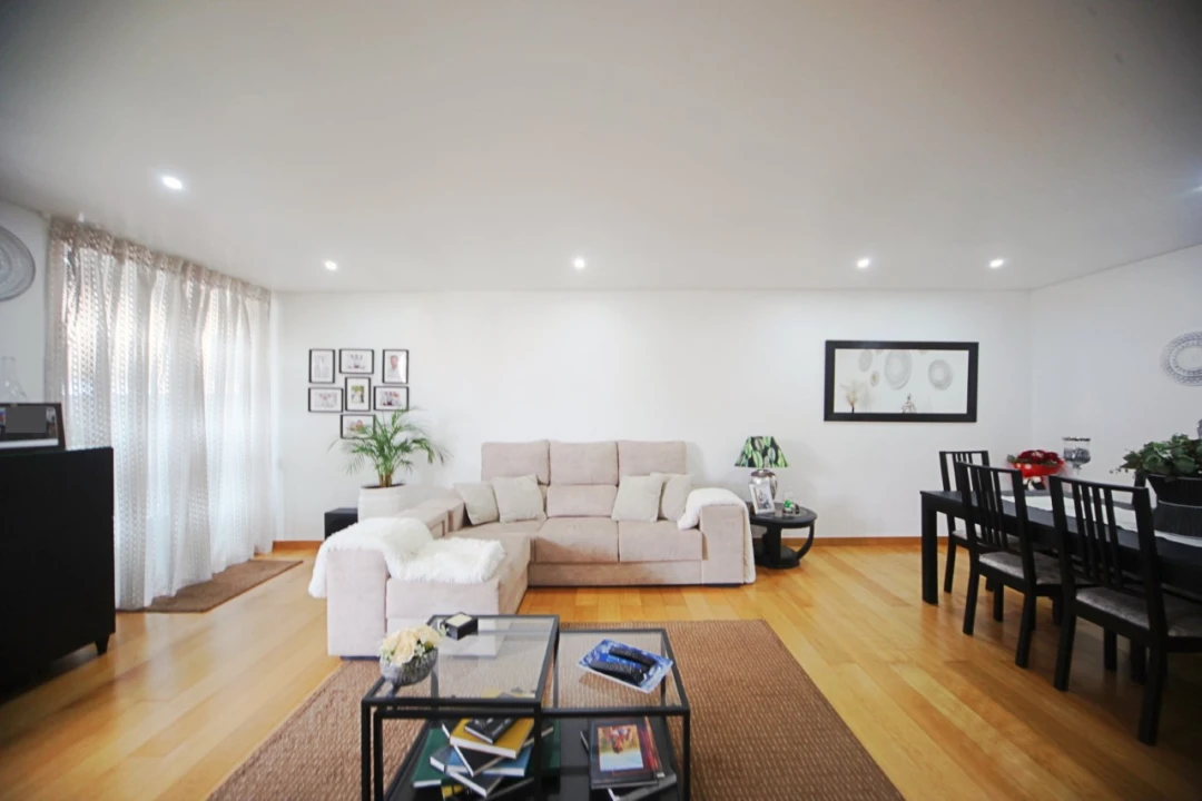 Apartamento T3 para Venda em Ramada e Caneças Foto 21