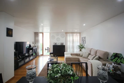 Apartamento T3 para Venda em Ramada e Caneças