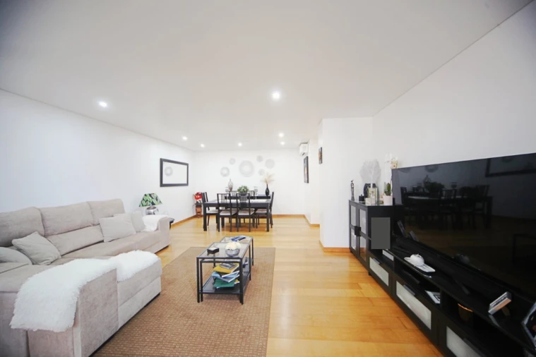 Apartamento T3 para Venda em Ramada e Caneças Foto 17