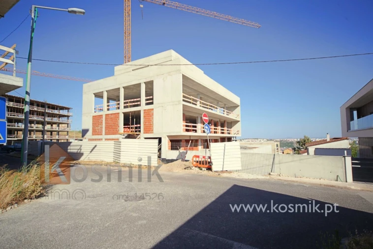 Apartamento T2 para Venda em Santo António dos Cavaleiros e Frielas Foto 48