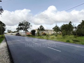 Terreno Comércio / Armazém para Venda em Salvaterra de Magos e Foros de Salvaterra