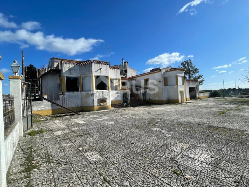 Moradia T7 para Venda em Terrugem e Vila Boim Foto 9