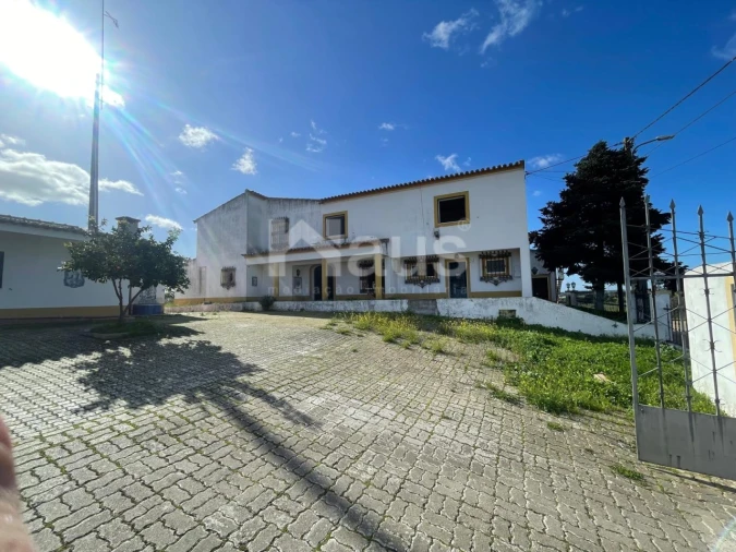 Moradia T7 para Venda em Terrugem e Vila Boim Foto 5