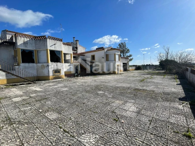 Moradia T7 para Venda em Terrugem e Vila Boim Foto 7