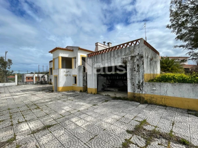Moradia T7 para Venda em Terrugem e Vila Boim