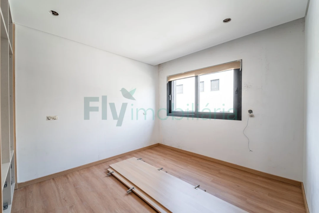 Apartamento T1 para Venda em Infias Foto 8