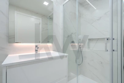 Apartamento T2 para Venda em Oeiras e São Julião da Barra, Paço de Arcos e Caxias