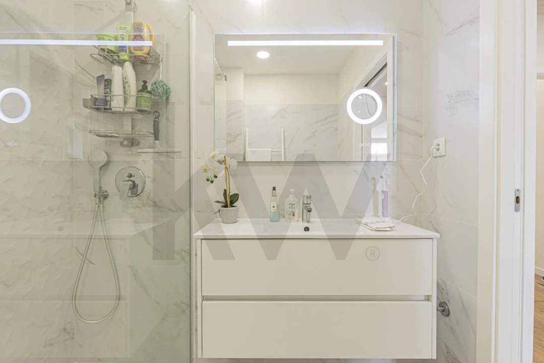 Apartamento T2 para Venda em Algés, Linda-A-Velha e Cruz Quebrada-Dafundo Foto 16